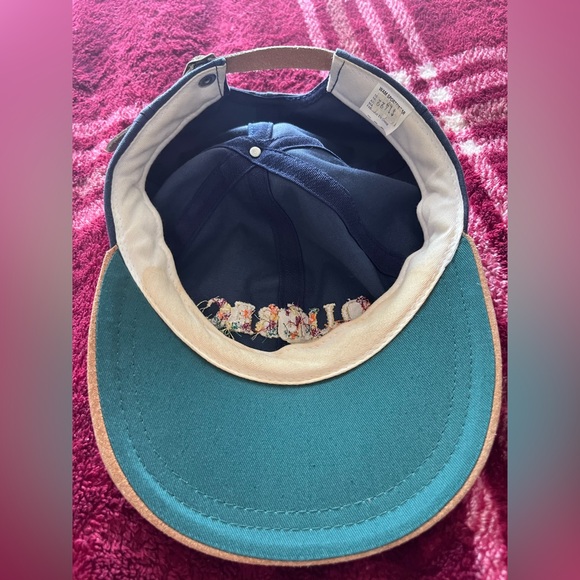 Quebec Baseball Cap - Picture 2 of 3